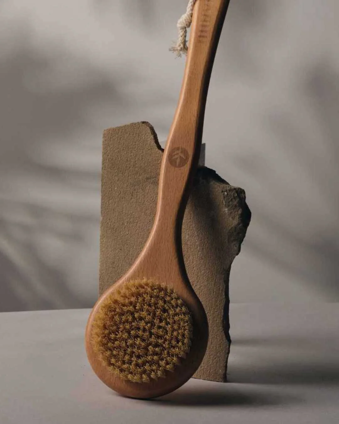 Banbu Cepillo de madera exfoliante - Image 4