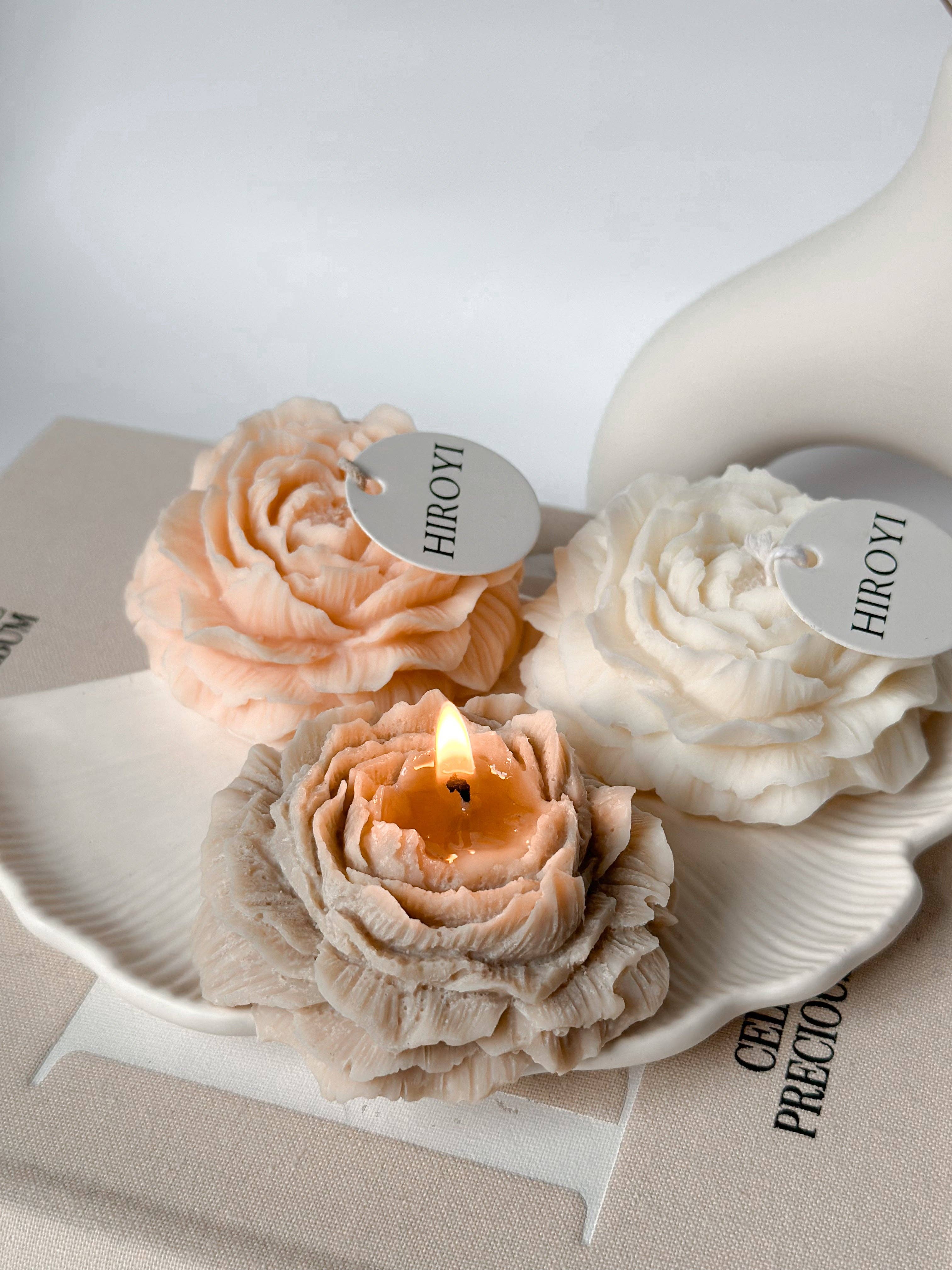 Vela decorativa flor peonía beige
